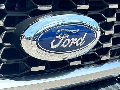 Used 2024 Ford F350 Lariat w/ Lariat Ultimate Package AWD/4WD image 22