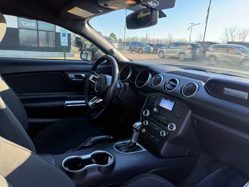 Used 2019 Ford Mustang Coupe image 22