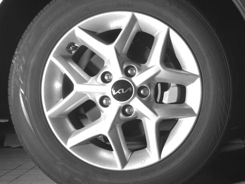 Used 2025 Kia Soul LX w/ LX Technology Package image 13