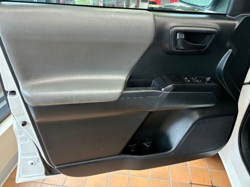Used 2019 Toyota Tacoma SR image 10