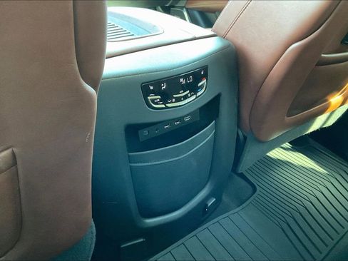 Used 2020 Cadillac Escalade Premium Luxury image 25