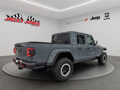New 2026 Jeep Gladiator Rubicon w/ Steel Bumper Group image 9