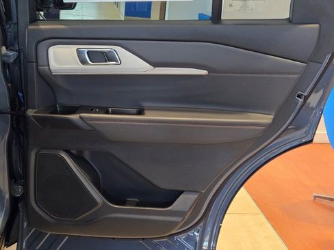 New 2026 Ford Explorer Active w/ Active Comfort Package image 8