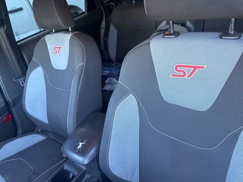 Used 2018 Ford Focus ST image 7