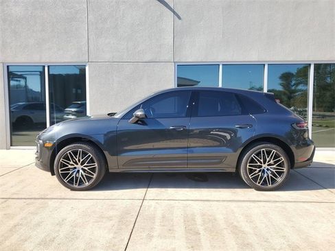 Used 2024 Porsche Macan image 2