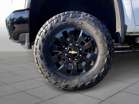 Certified 2023 Chevrolet Silverado 2500 Custom w/ Custom Convenience Package image 10