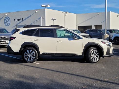 Used 2024 Subaru Outback Premium AWD/4WD image 5