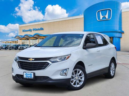 Used 2021 Chevrolet Equinox LS FWD image 1