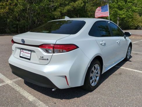 Used 2024 Toyota Corolla LE FWD image 4