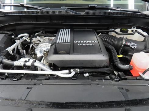 Used 2024 Chevrolet Suburban High Country image 34