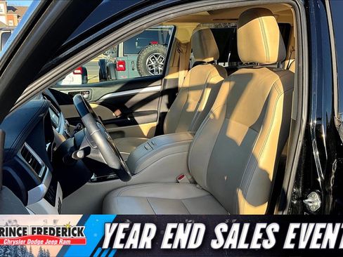 Used 2017 Toyota Highlander XLE image 23