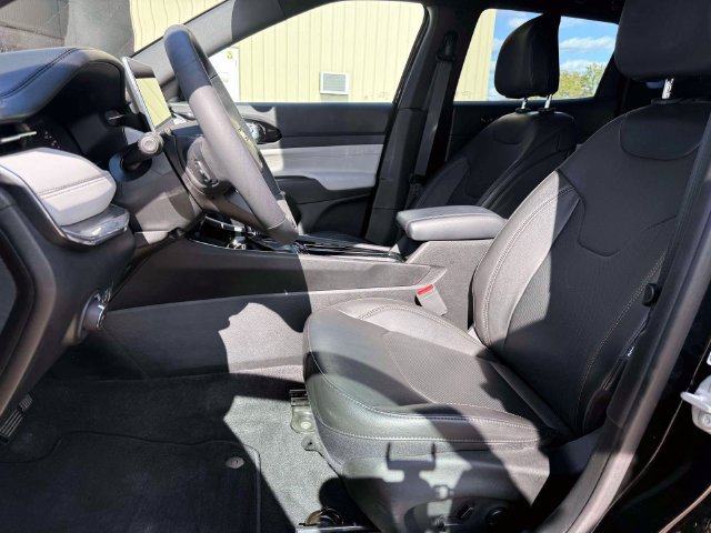 Used 2023 Jeep Compass Limited AWD/4WD image 18