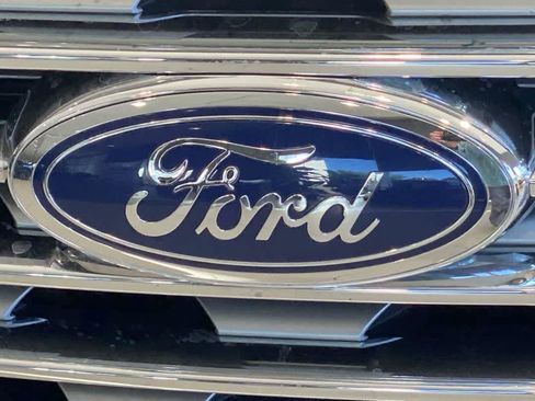 Used 2019 Ford Edge Titanium w/ Class II Trailer Tow Package AWD/4WD image 10