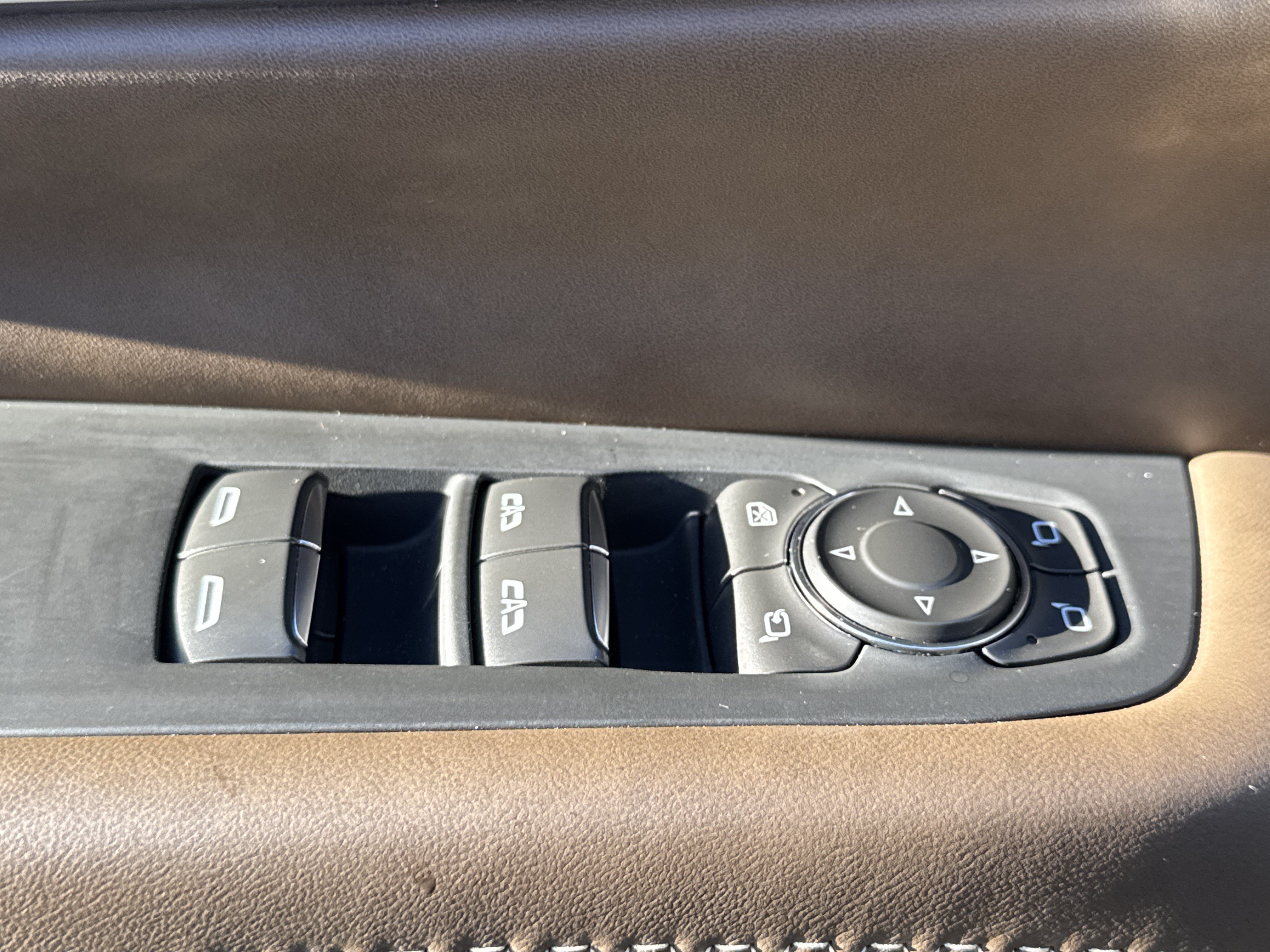 Used 2026 GMC Yukon Denali Ultimate AWD/4WD image 15
