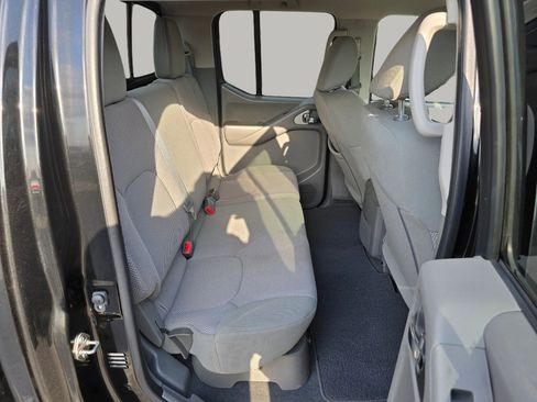 Used 2019 Nissan Frontier SV AWD/4WD image 26