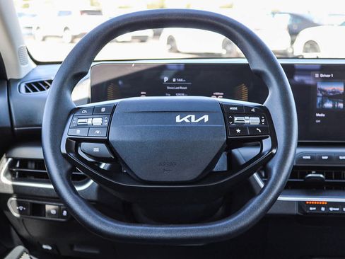 Used 2025 Kia K4 LXS image 14