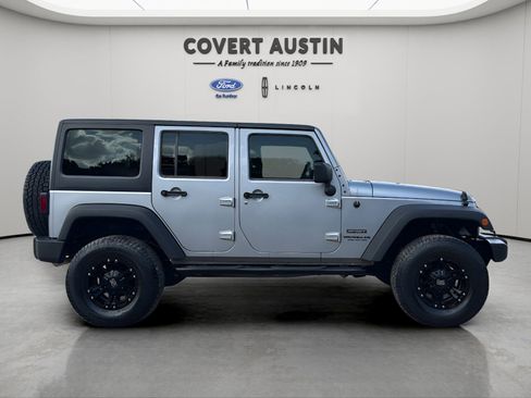 Used 2015 Jeep Wrangler Unlimited Sport w/ Quick Order Package 24S AWD/4WD image 6