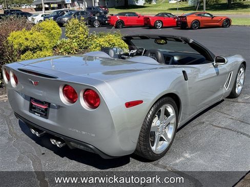 Used 2006 Chevrolet Corvette Convertible w/ Preferred Equipment Group RWD image 18