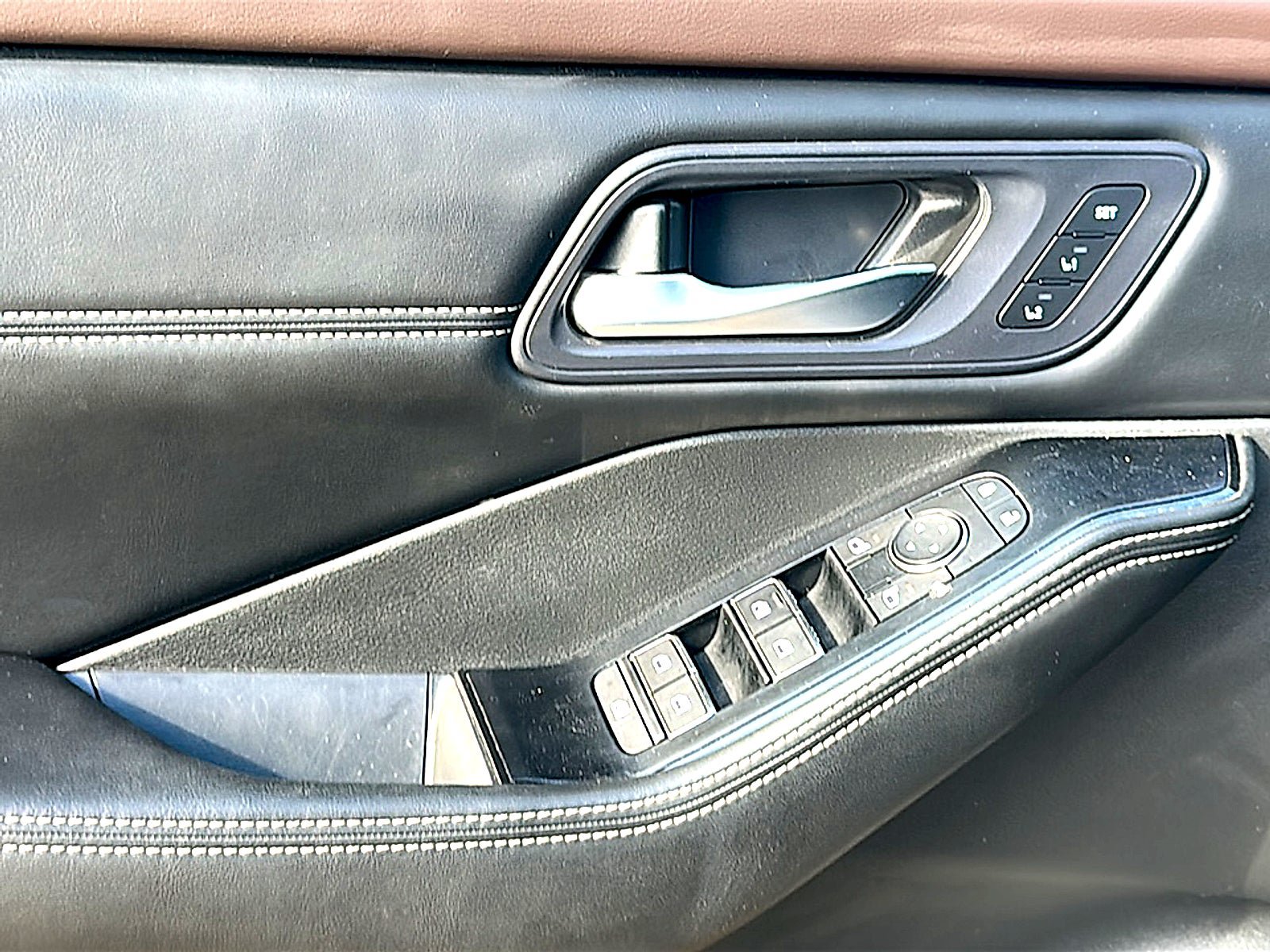 Used 2023 Nissan Rogue SL w/ SL Premium Package FWD image 9
