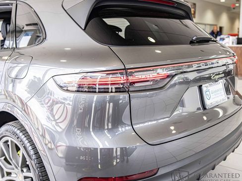 Used 2020 Porsche Cayenne E-Hybrid image 16