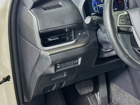 Used 2024 Toyota Grand Highlander XLE image 17