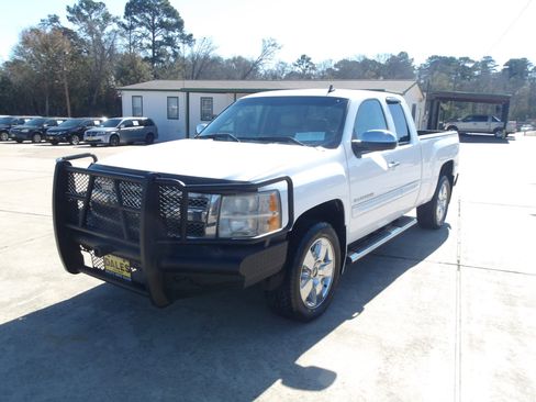 Used 2011 Chevrolet Silverado 1500 LT w/ Regional Value Package image 2