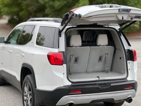 Used 2017 GMC Acadia SLT w/ LPO, Floor Liner Package AWD/4WD image 44