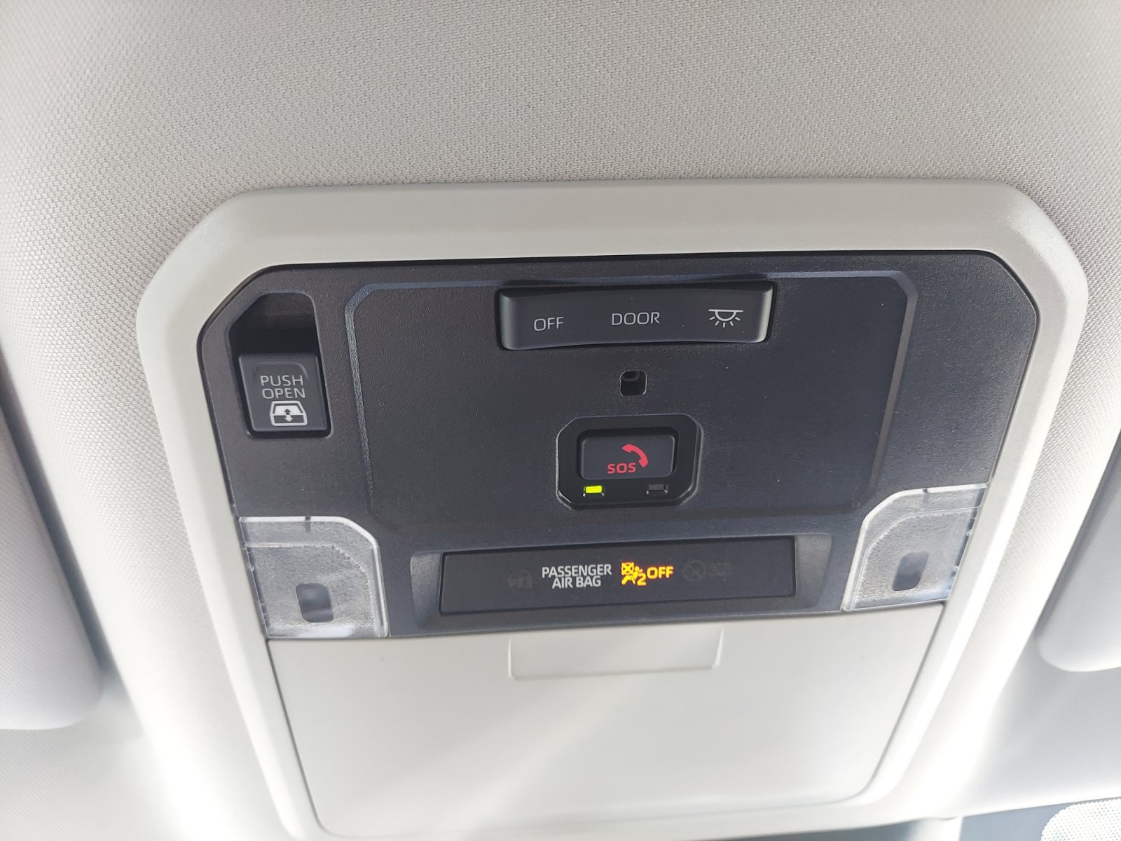 Used 2024 Toyota Tundra Limited AWD/4WD image 19