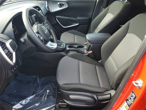 Used 2024 Kia Soul LX w/ Option Group 015 image 5