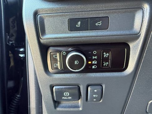 Used 2023 Ford Expedition Platinum image 36