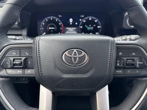 Certified 2025 Toyota 4Runner Limited image 31