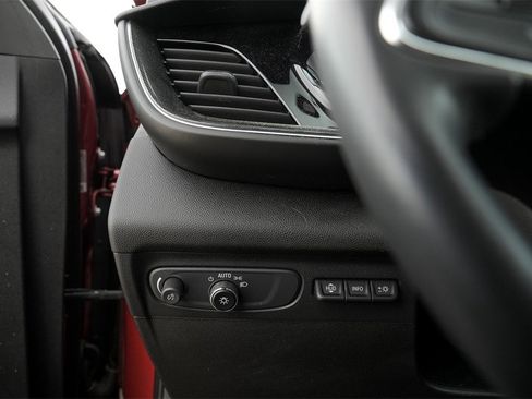 Used 2022 Buick Envision Essence w/ Technology Package I image 20