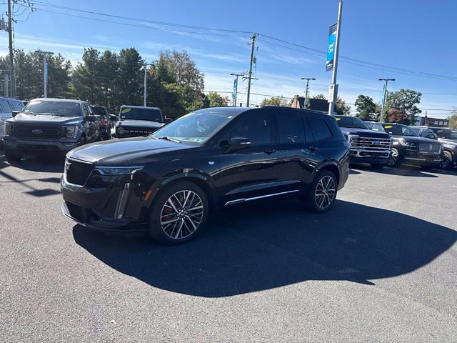 Used 2025 Cadillac XT6 Sport w/ Technology Package AWD/4WD image 3
