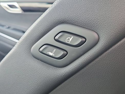 Used 2025 Genesis GV80 2.5T Standard AWD/4WD image 11