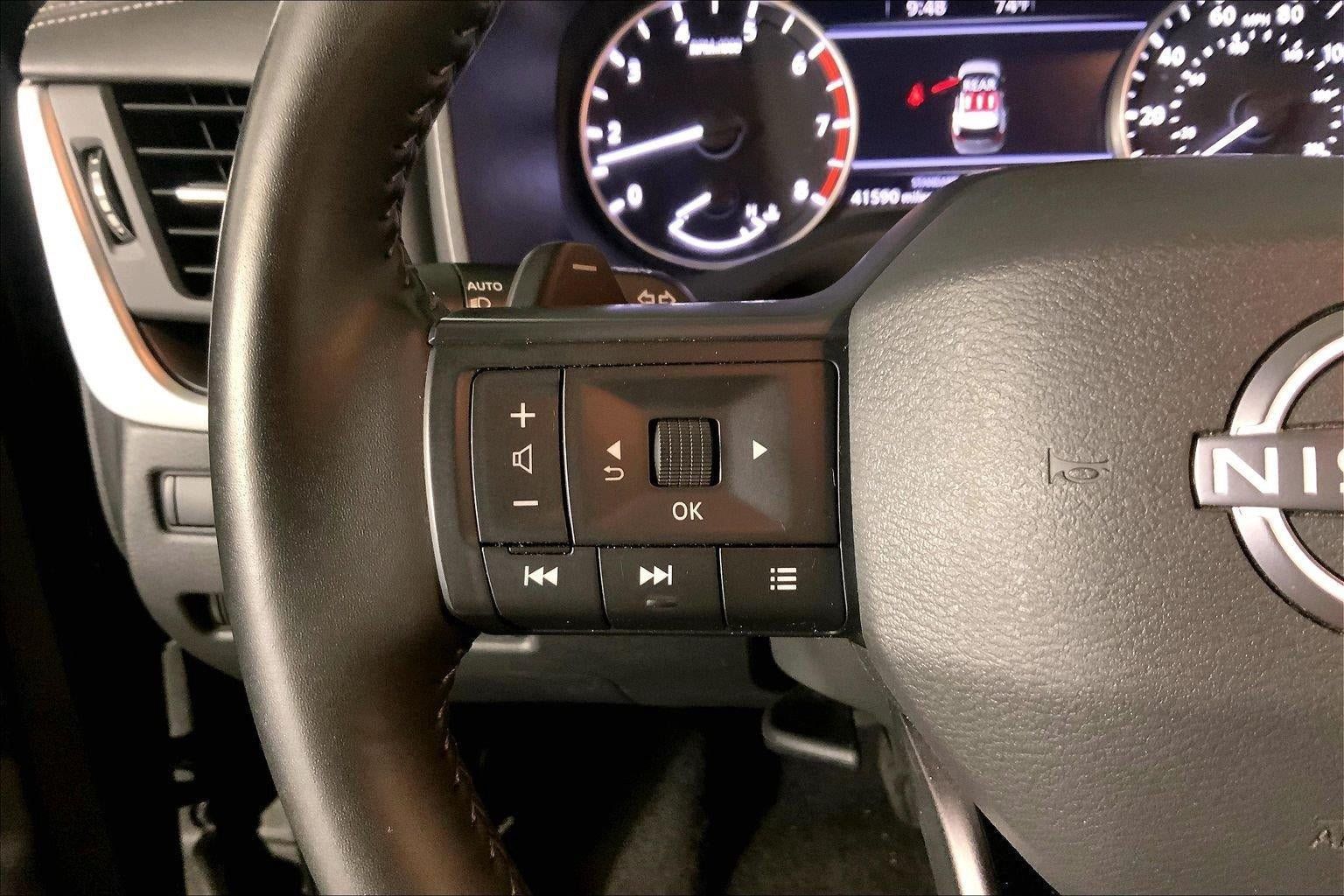 Used 2025 Nissan Rogue SV FWD image 18