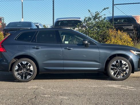 New 2026 Volvo XC60 B5 Plus w/ Climate Package AWD/4WD image 8