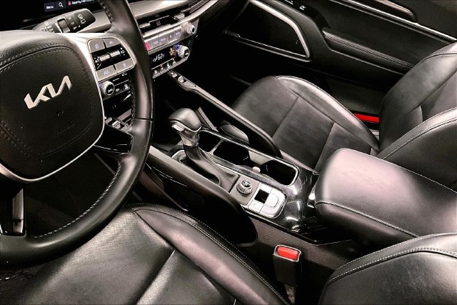 Used 2025 Kia Telluride S FWD image 16