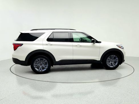 New 2026 Ford Explorer Active w/ Active Comfort Package AWD/4WD image 9