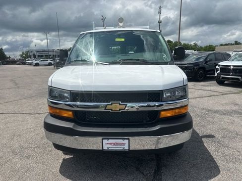 New 2026 Chevrolet Express 2500 w/ Communications Package RWD image 8