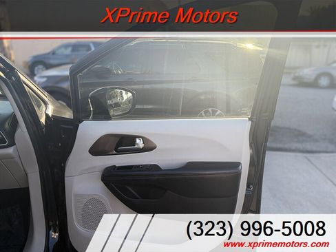 Used 2019 Chrysler Pacifica Touring-L w/ Advanced Safetytec Group FWD image 36