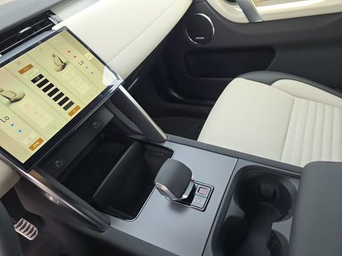 Used 2026 Land Rover Discovery Sport Landmark AWD/4WD image 25