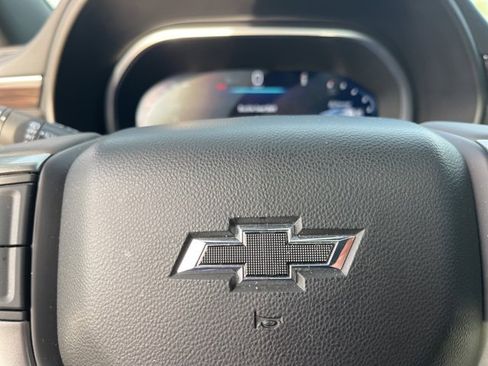 Used 2023 Chevrolet Suburban Z71 w/ Luxury Package image 43