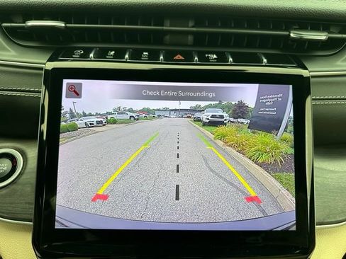 Used 2023 Jeep Grand Cherokee Limited AWD/4WD image 41