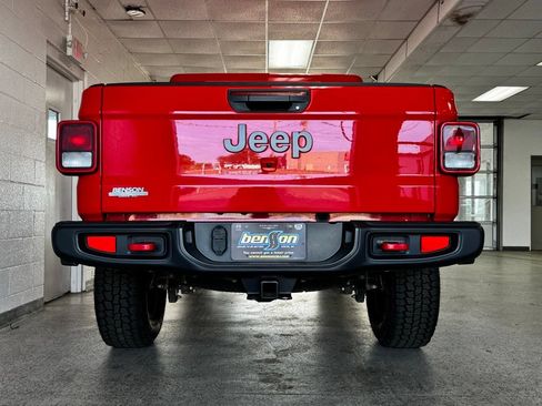 Used 2023 Jeep Gladiator Rubicon w/ Trailer Tow Package AWD/4WD image 5