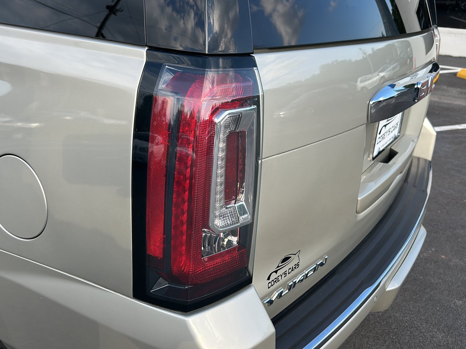 Used 2016 GMC Yukon Denali w/ Open Road Package AWD/4WD image 13