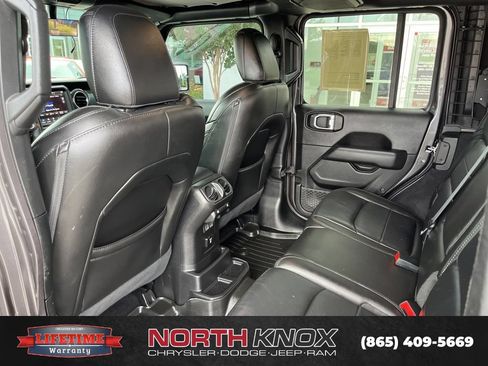Used 2020 Jeep Wrangler Unlimited Sahara AWD/4WD image 16