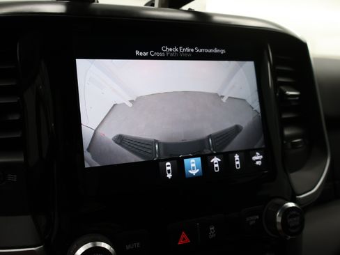 Used 2020 RAM 2500 Big Horn w/ Night Edition AWD/4WD image 17