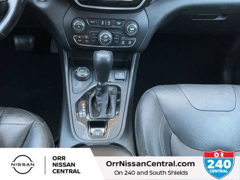 Used 2021 Jeep Cherokee Limited AWD/4WD image 25
