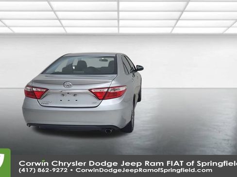 Used 2016 Toyota Camry SE image 13