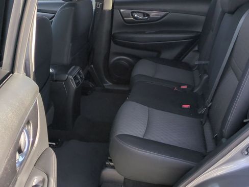 Used 2017 Nissan Rogue SV w/ Sun & Sound Touring Package image 21